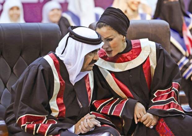 Шейха Моза и Хамад бин Халифа Аль Тани. / Фото: www.hamshahrionline.ir Шейха Моза и Хамад бин Халифа Аль Тани. / Фото: www.hamshahrionline.ir