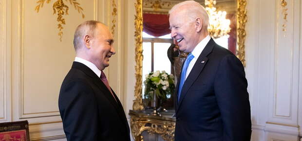 Видный киевский дипломат считает, что Путин и Байден заключили сделку по Украине