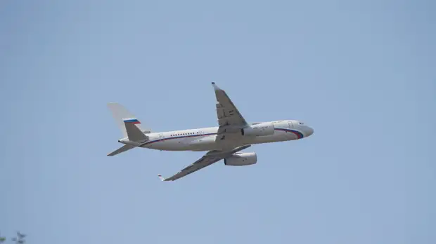 Самолёт с освобождёнными на Украине гражданами прилетел в Москву