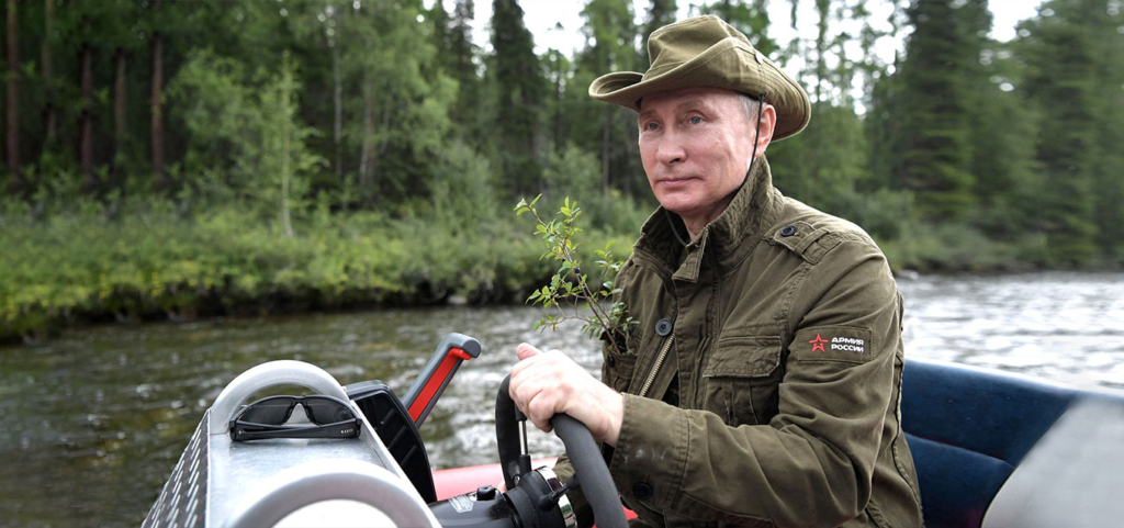 Путин назвал длинные майские праздники оправданными