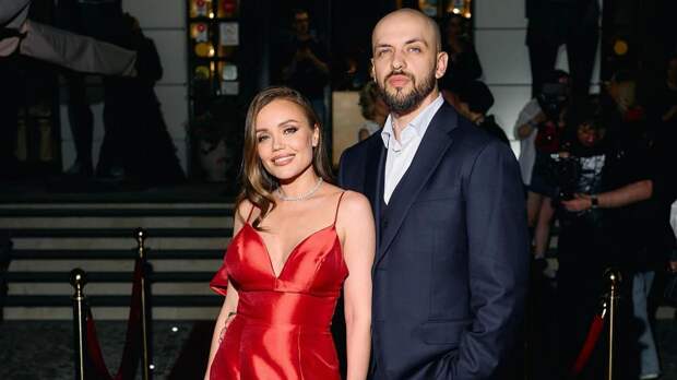 Саша ST признался, что после 10 лет совместной жизни с супругой может приревновать её