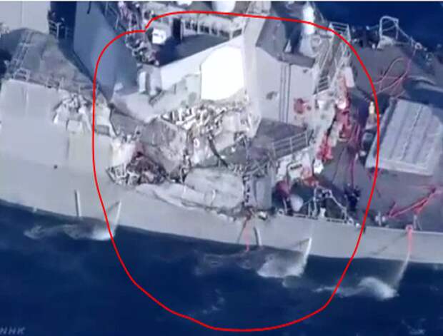 Эсминец США столкнулся с торговым судном у берегов Японии (видео)
