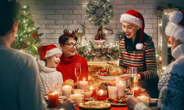 Не просто забывчивость: 7 признаков деменции, которые могут проявиться за новогодним столом