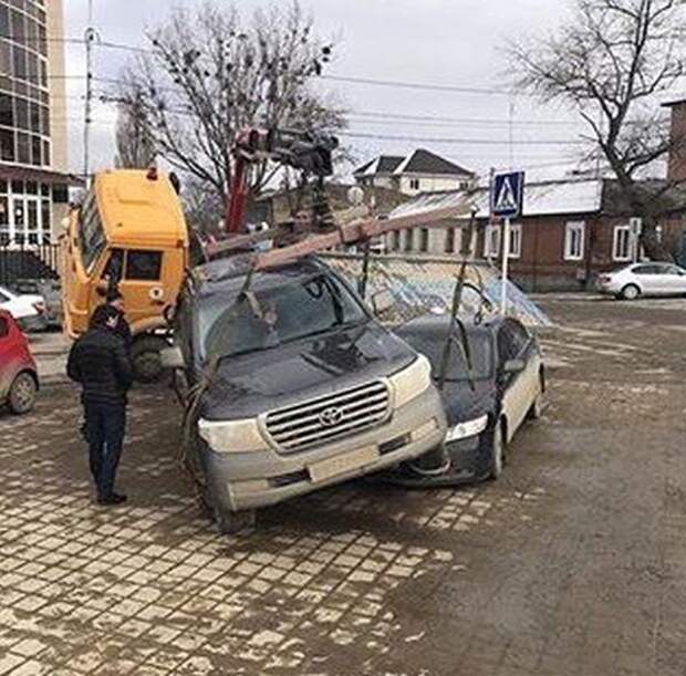 Горе-эвакуаторщик (4 фото)