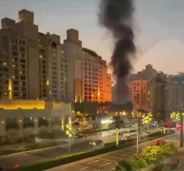 Обломки иранских боеголовок упали в пяти районах Абу-Даби и на Пальме в Дубае