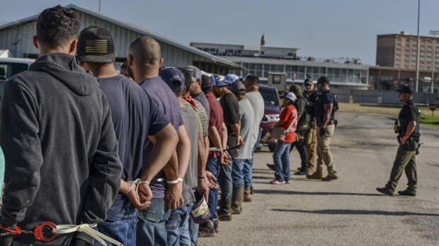 Массовые депортации нелегалов в США привели к росту безработицы