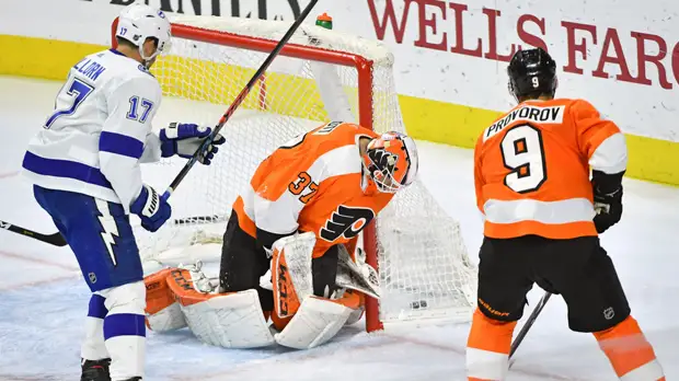 Шайба Сергачёва помогла «Тампе» победить «Филадельфию» в матче НХЛ