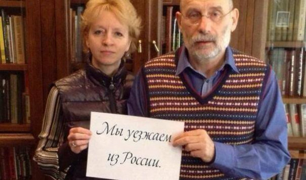 Обнаглевший Акунин требует с россиян денег за провал митинга Навального Акунин