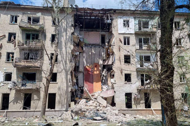 Минобороны: ВСУ атаковали жилые кварталы Луганска пятью ракетами АТАСМS