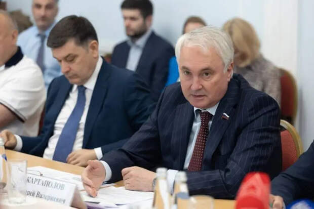 Картаполов: Россия готова максимально быстро запустить производство ракет средней и меньшей дальности