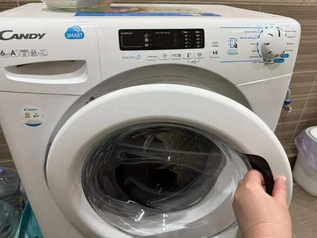 Белые полотенца, от которых режет глаз: кидаю в барабан этот пакетик и забываю о кипячении