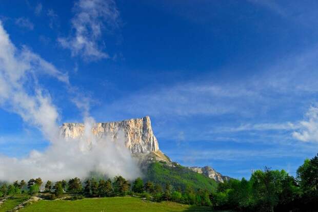 Одинокая вершина Mont Aiguille горы, франция, природа,