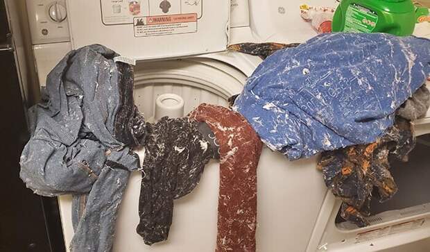 22. "В бак стиральной машины упали два рулона туалетной бумаги со стоящего рядом холодильника, а я этого не заметил"