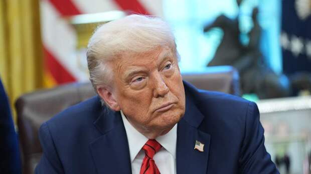 Трамп в пасхальном поздравлении раскритиковал Байдена за миграционную политику
