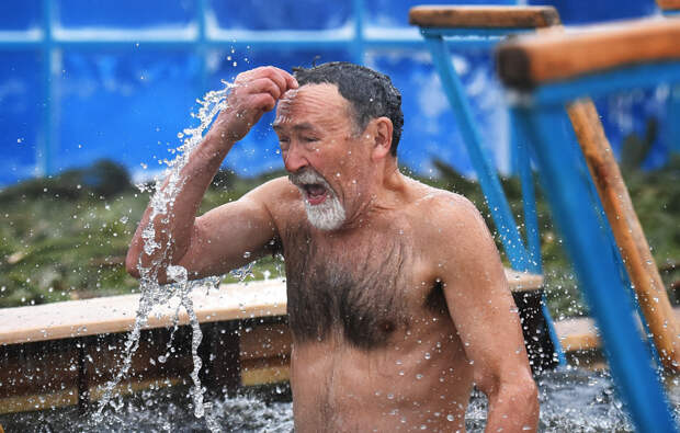 Крещение 2026: когда правильно купаться в проруби — 18 или 19 января