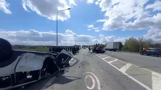 Один погибший и шесть пострадавших: легковушка на встречке устроила жестокое ДТП в Краснодарском крае