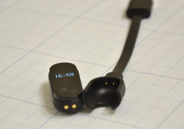 Xiaomi Mi Band 2: зарядка