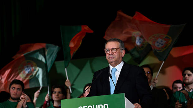 На выборах президента Португалии лидирует социалист Сегуру