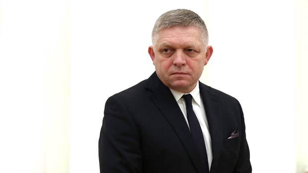 Фицо: Русские становятся на колени, только если хотят завязать шнурки