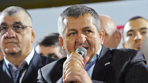 Отец Нурмагомедова рассказал, как воспитывал сына