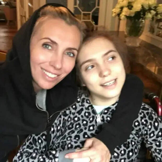 Светлана Бондарчук с дочерью Варварой