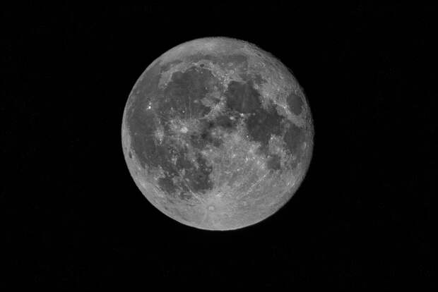 Учёные разгадали тайну сильного магнитного поля древней Луны