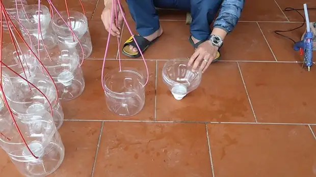 Как сделать подвесные горшки с самополивом