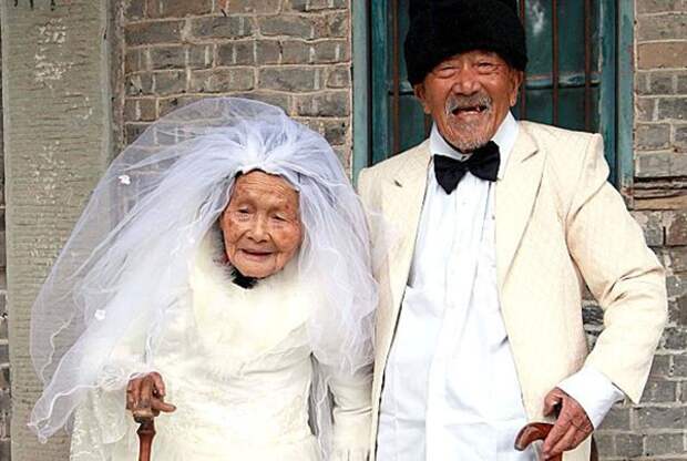 116122187_P42OldCou_354052c 116122187_P42OldCou_354052c