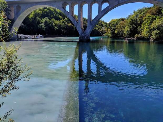 Место встречи двух рек с разным цветом воды