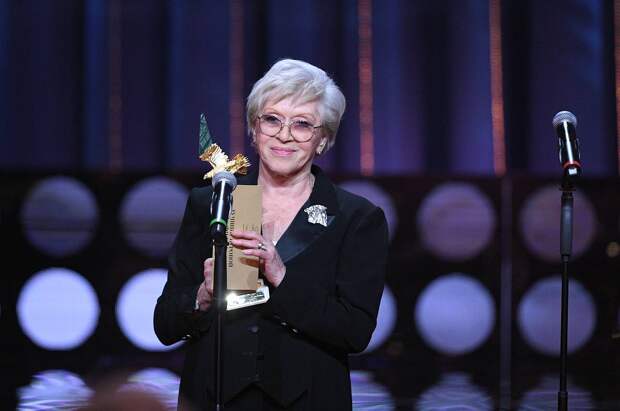 В сети появились фото 91-летней Алисы Фрейндлих