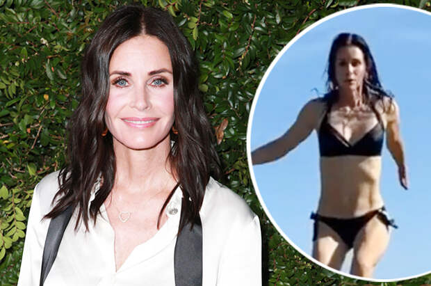 Кортни Кокс отметила день рождения эффектным прыжком в бассейн