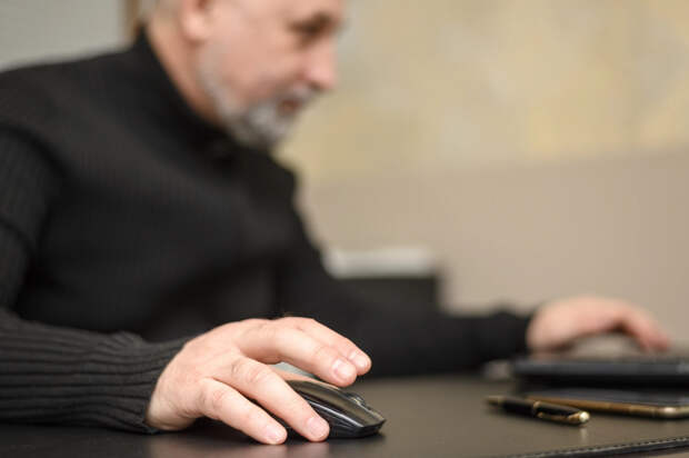 Пенсионер вернул себе квартиру в Москве после признания в спланированном обмане покупателей