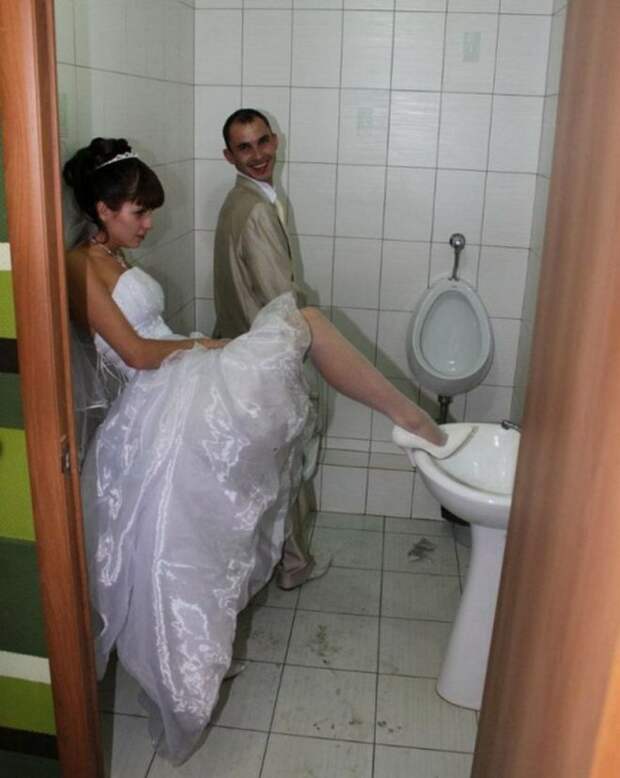 всегда за ним