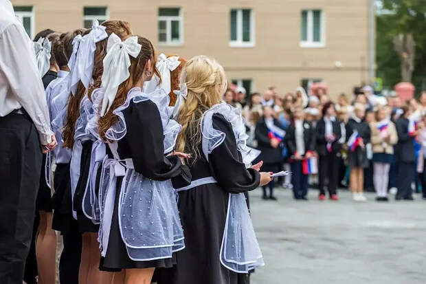Прощание со школой: последние звонки в Новосибирске прозвучат 26 мая