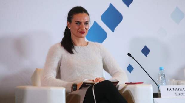 У улетевшей в Испанию Исинбаевой накопился в России долг на полмиллиона рублей