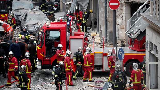 Более 20 человек пострадали при взрыве в парижской булочной