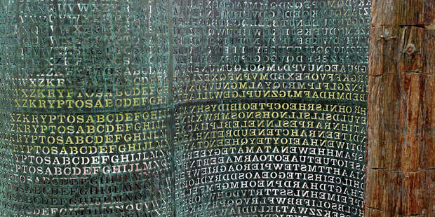 Загадка Криптоса: какое послание таит в себе зашифрованная скульптура возле здания ЦРУ