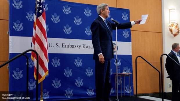 Госсекретарь США Керри прибыл с визитом в Киев