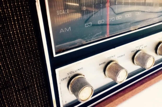 Радиоведущий обвинил Google в краже его голоса для обучения ИИ