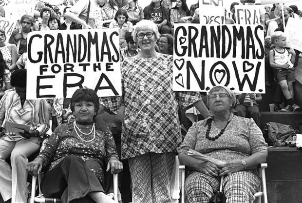 Как выглядели женские акции протеста в США 100 лет назад...и совсем недавно Майя Энджелоу, женские акции протеста, суфражистки