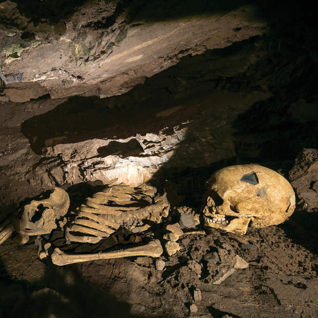 Человеческие останки в пещере Гофа