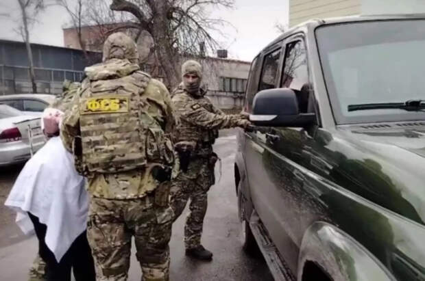 Появились кадры задержания в Донецке медика по подозрению в госизмене