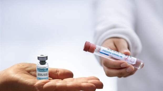 Литва обвинила Россию в провале вакцинации от COVID-19 препаратом AstraZeneca 