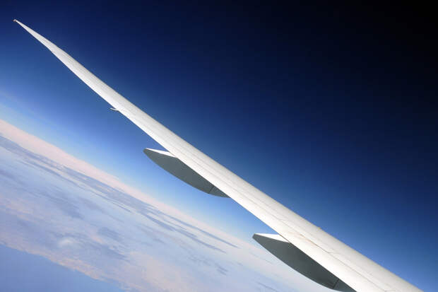 Врач спасла трех пассажиров на борту летевшего во Владивосток самолета