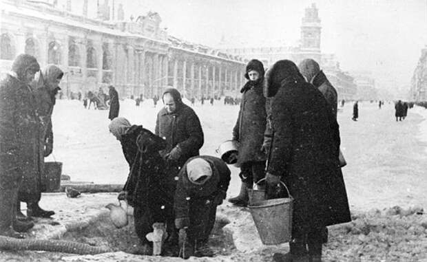 Двойной стандарт памяти: ФРГ платит пенсии эсэсовцам, но отказывает ленинградским блокадникам