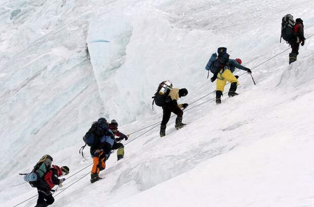 vosxojdenienaeverest 24 800x530 Восхождение на Эверест: от 1953 года до наших дней