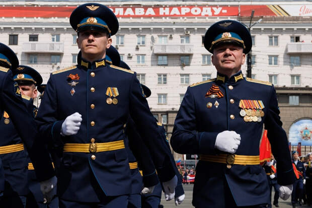 Парад Победы без военной техники — это нормально? Ответы специалистов