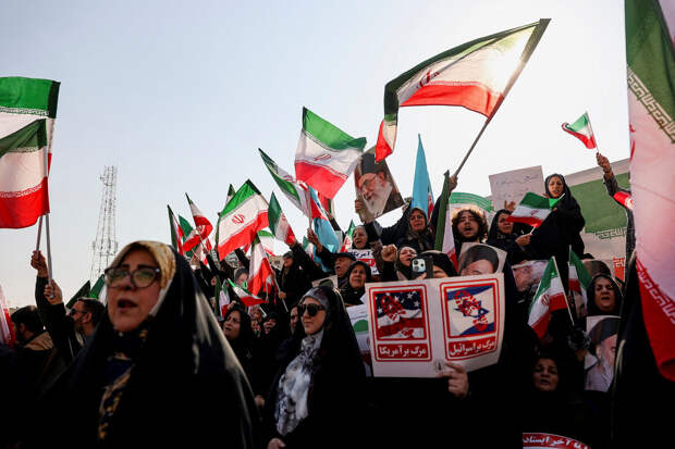 Хаменеи: Иран не будет втягиваться в войну, но не откажется от наказания виновных