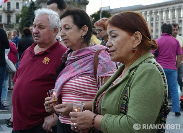 Участники акции памяти журналиста Павла Шеремета в Киеве