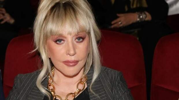 «Вы с какими глазами сюда вернетесь, столько дерьма вылив на нашу страну?»: Пугачева получила за предательство